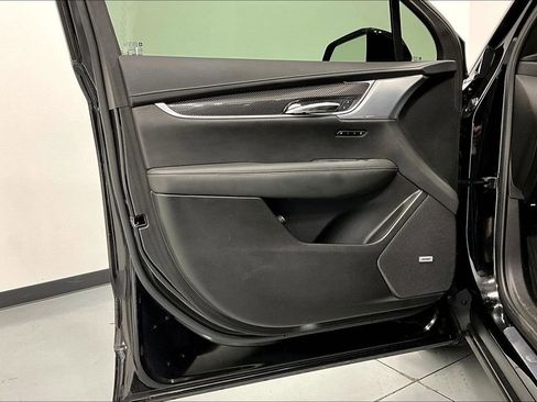 Used 2024 Cadillac XT6 Sport w/ Technology Package image 21