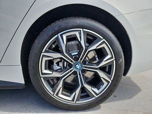 Certified 2022 BMW i4 eDrive40 w/ M Sport Package image 34