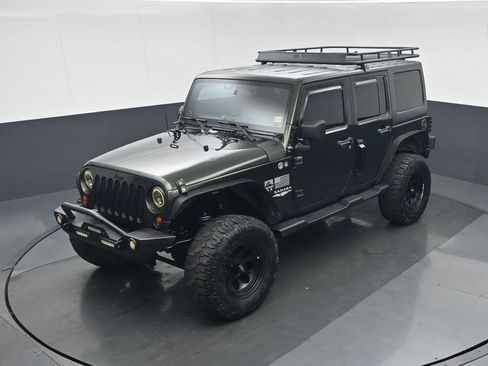 Used 2012 Jeep Wrangler Unlimited Sahara image 42