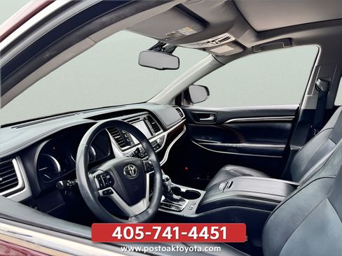 Used 2016 Toyota Highlander Limited Platinum AWD/4WD image 10