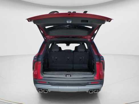 Used 2026 Chevrolet Traverse LT w/ Driver Confidence Package FWD image 9