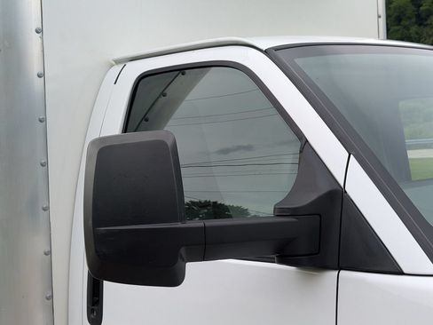 Used 2024 Chevrolet Express 3500 w/ Power Convenience Package RWD image 17