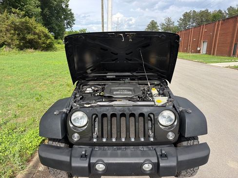 Used 2014 Jeep Wrangler Unlimited Sport w/ Quick Order Package 23S AWD/4WD image 17