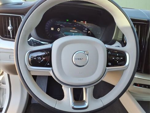 New 2026 Volvo XC60 T8 Ultra w/ Protection Package Premier AWD/4WD image 20