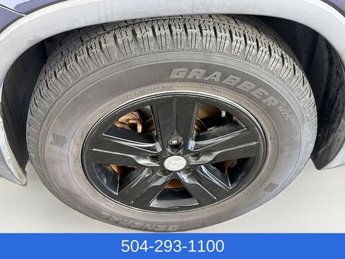 Used 2019 Chevrolet Trax LT w/ LT Convenience Package FWD image 28