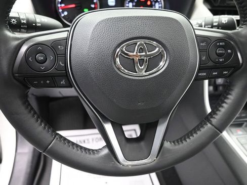 Used 2022 Toyota RAV4 XLE Premium AWD/4WD image 11