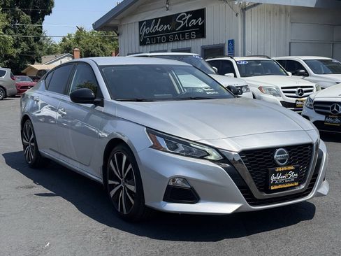 Used 2020 Nissan Altima 2.5 SR FWD image 13