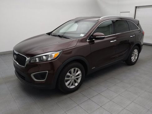 Used 2016 Kia Sorento AWD w/ LX Convenience Package image 2
