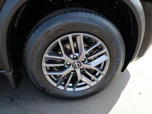 Used 2023 Nissan Rogue S AWD/4WD image 39