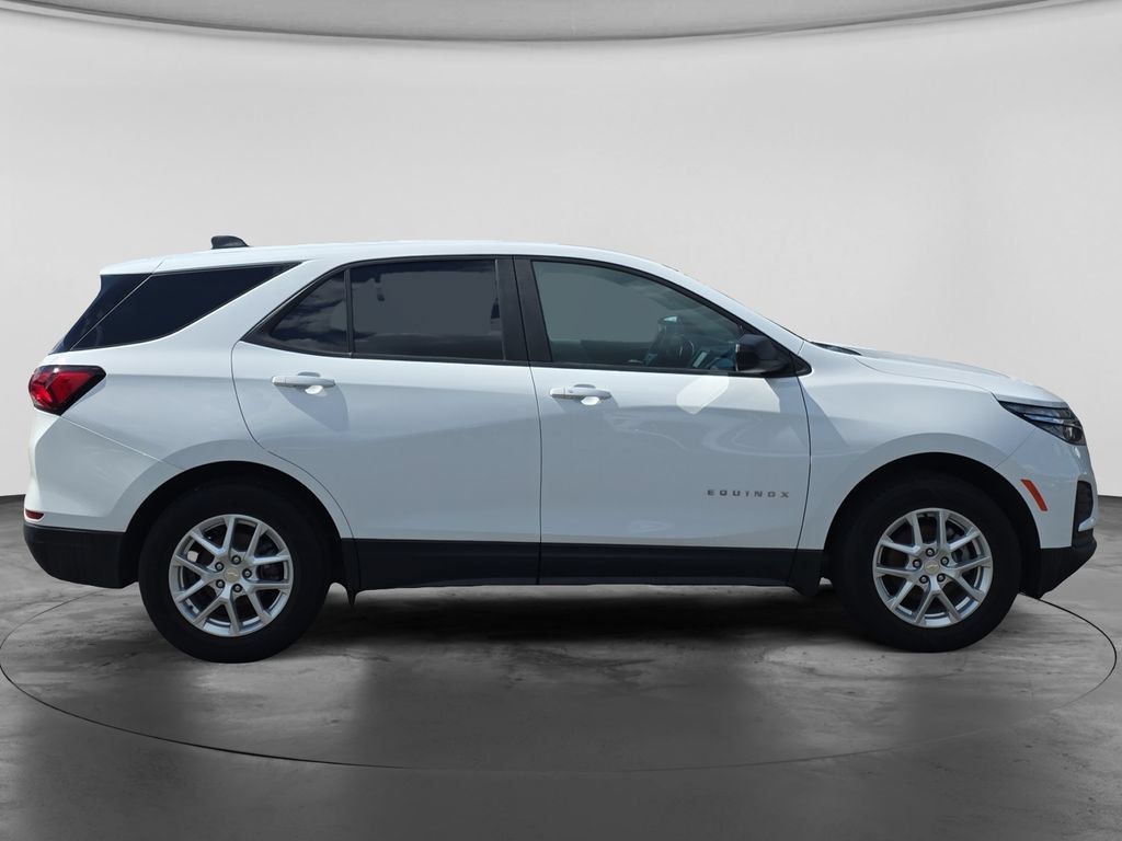 Used 2023 Chevrolet Equinox LS w/ LS Convenience Package AWD/4WD image 9