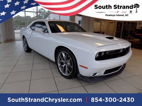 Certified 2022 Dodge Challenger GT image 1