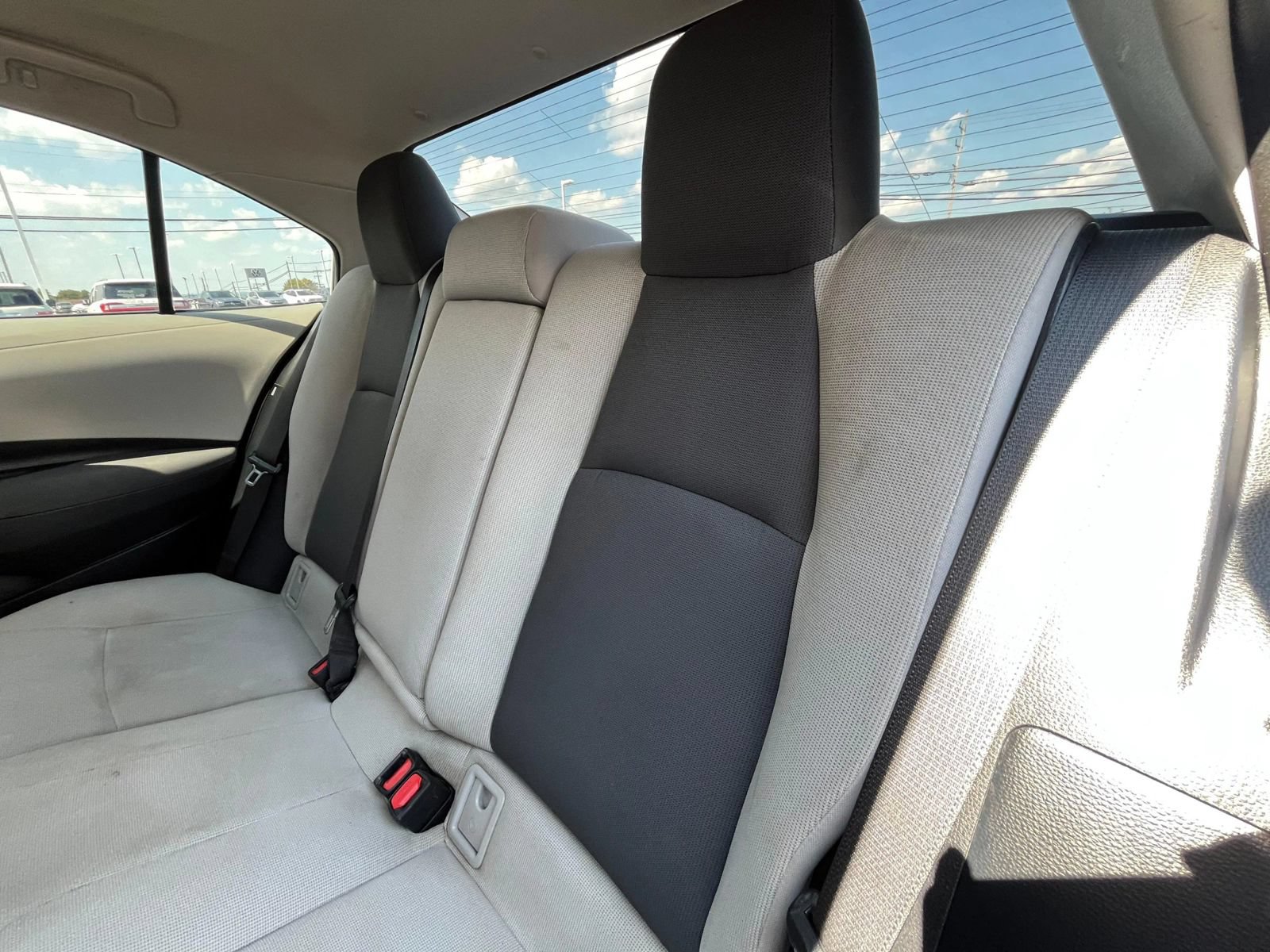 Used 2021 Toyota Corolla LE FWD image 35