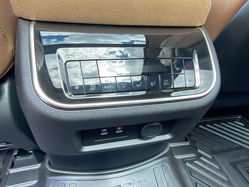 Used 2026 INFINITI QX80 Luxe AWD/4WD image 38