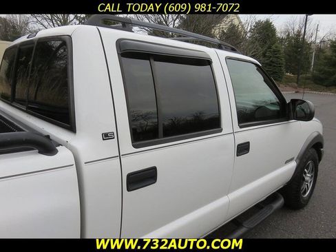 Used 2002 Chevrolet S10 Pickup LS w/ ZR5 Appearance Pkg AWD/4WD image 18