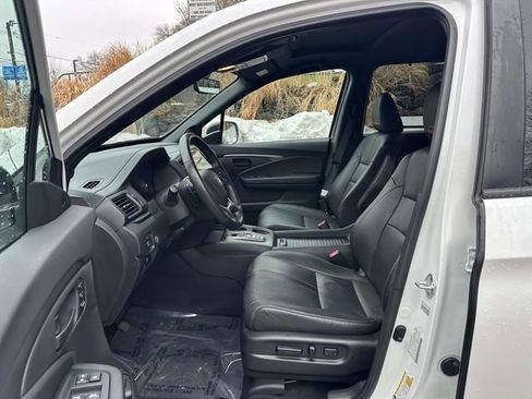 Used 2022 Honda Passport TrailSport image 16