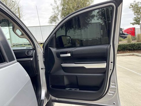 Used 2017 Toyota Tundra SR5 image 19