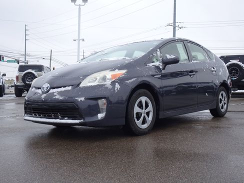 Used 2013 Toyota Prius Two image 27