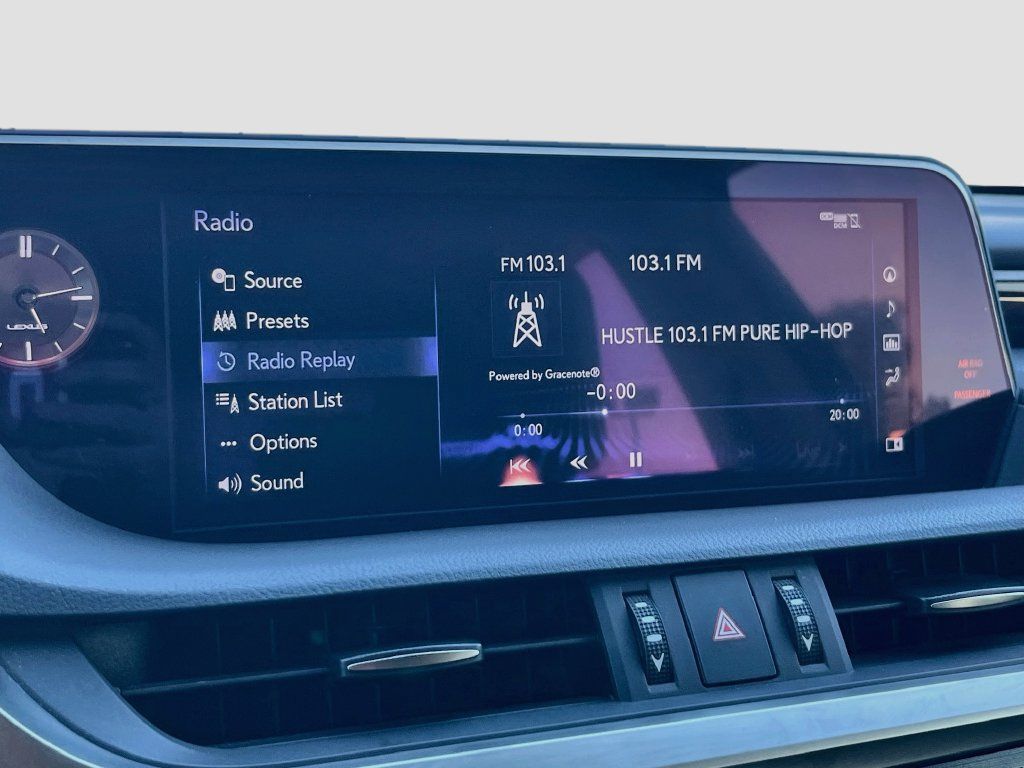 Used 2019 Lexus ES 300h w/ Premium Package FWD image 15
