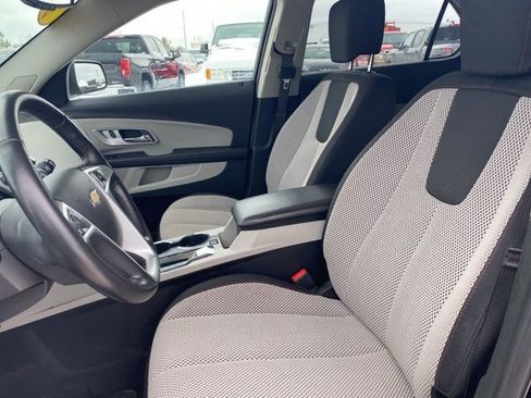 Used 2017 Chevrolet Equinox LT w/ Convenience Package image 12