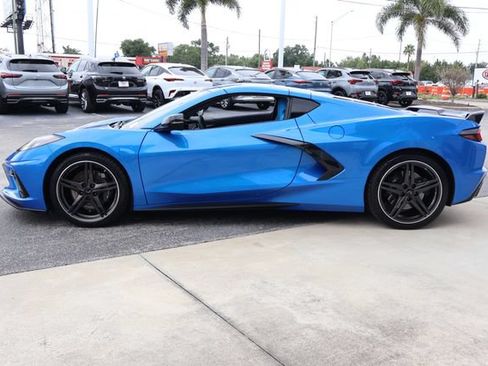 Used 2024 Chevrolet Corvette Stingray Premium Cpe w/ Z51 Performance Package RWD image 5