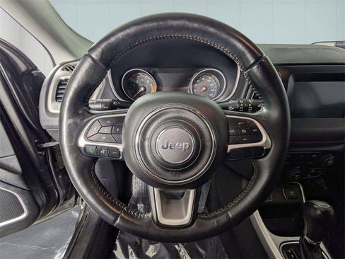 Used 2018 Jeep Compass Latitude w/ Popular Equipment Group image 16