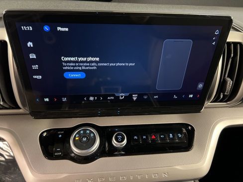 New 2025 Ford Expedition Active image 10