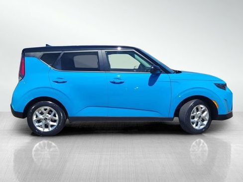 Used 2023 Kia Soul S FWD image 3