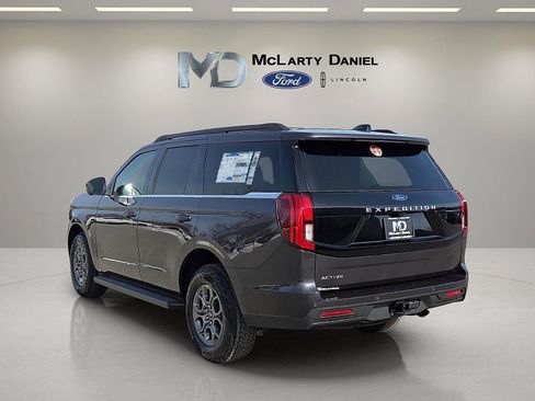 New 2026 Ford Expedition Active image 4