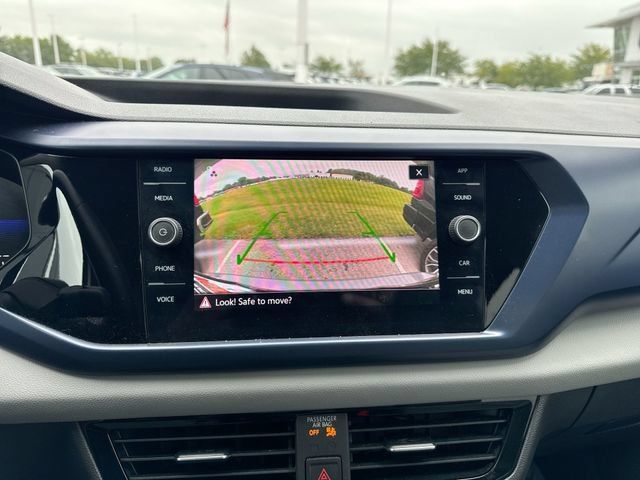 Used 2023 Volkswagen Taos SE w/ Panoramic Sunroof Package FWD image 14