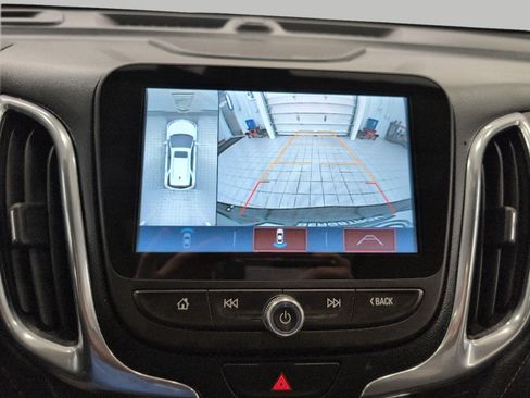 Used 2018 Chevrolet Equinox Premier FWD image 14