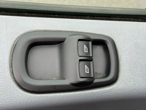 Used 2019 Ford Transit 250 130 Medium Roof RWD image 15