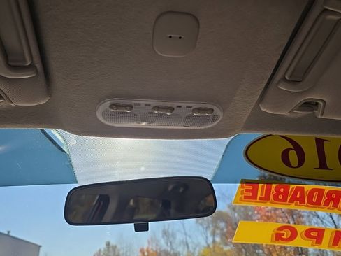 Used 2016 Nissan Juke S image 21