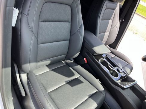 New 2026 Chevrolet Equinox LT w/ Convenience Package II image 28