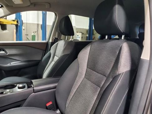 Used 2022 Nissan Rogue SV image 21