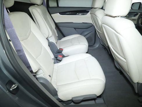 Used 2021 Cadillac XT6 Premium Luxury image 34