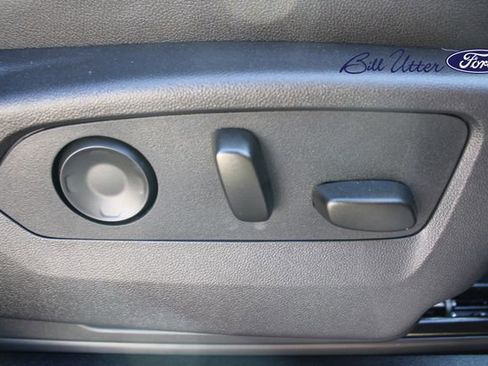 Used 2025 GMC Yukon XL AT4 w/ AT4 Premium Plus Package image 12