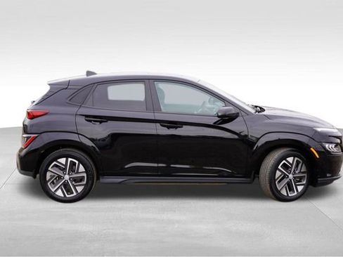 Used 2023 Hyundai Kona Limited image 3