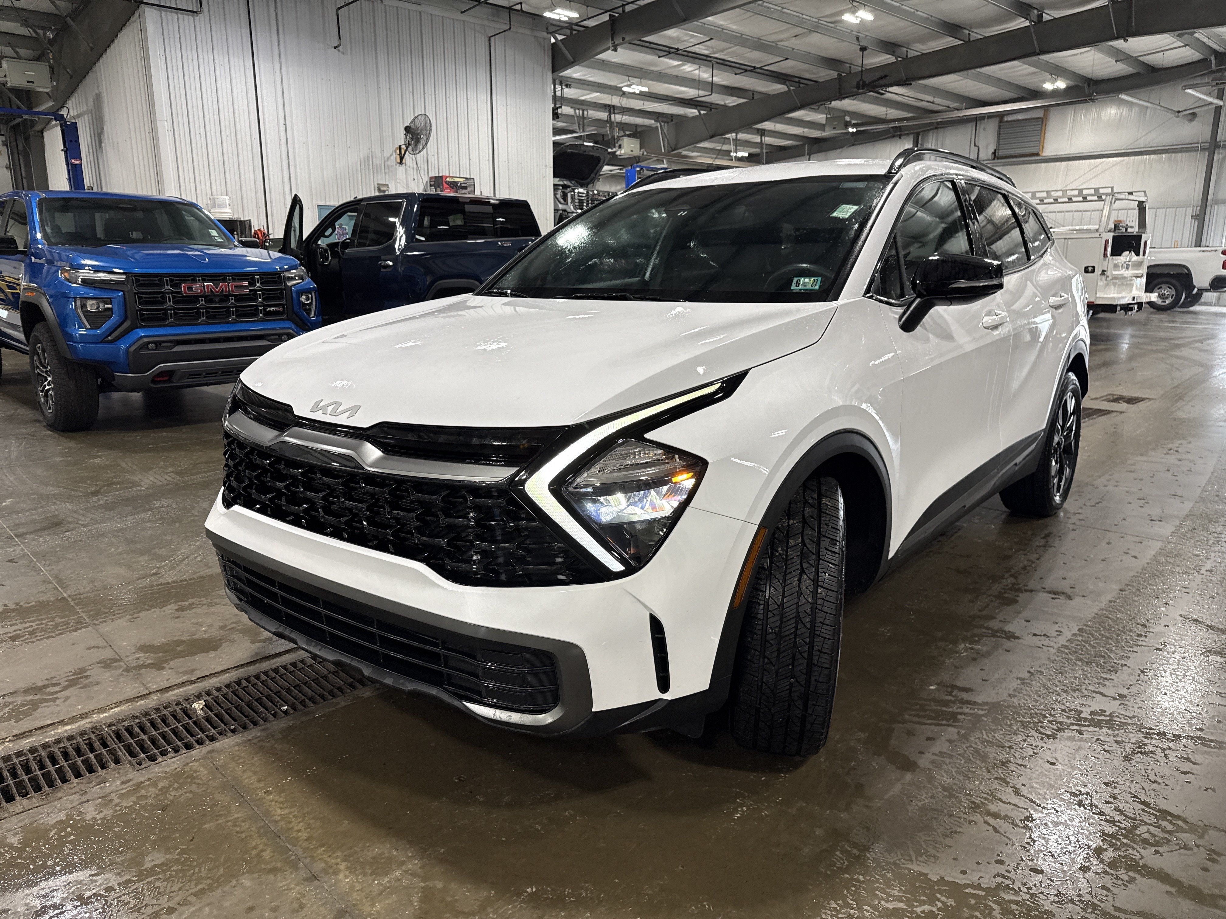 Used 2023 Kia Sportage X-Line AWD/4WD image 6