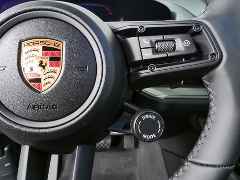 Used 2026 Porsche Cayenne AWD/4WD image 11