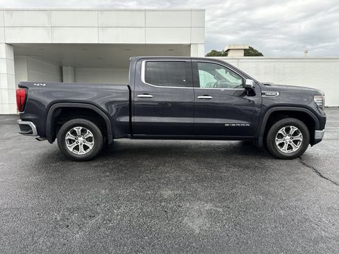 Used 2022 GMC Sierra 1500 SLT w/ SLT Convenience Package AWD/4WD image 2