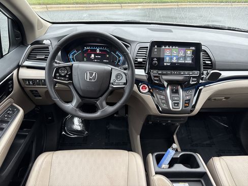 Used 2023 Honda Odyssey Elite image 19