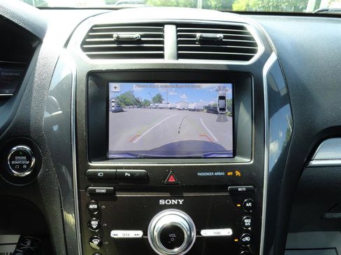 Used 2019 Ford Explorer Sport w/ Equipment Group 401A image 17