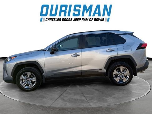 Used 2022 Toyota RAV4 LE image 7