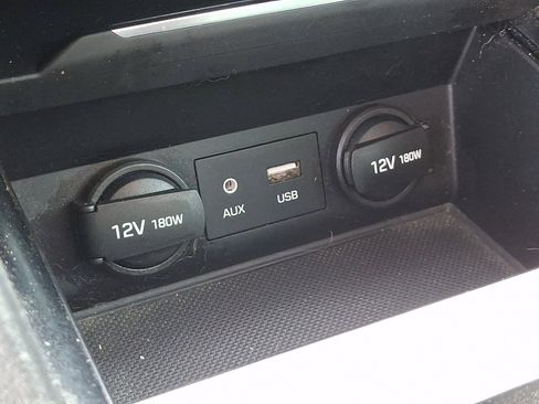 Used 2017 Hyundai Elantra Limited FWD image 28