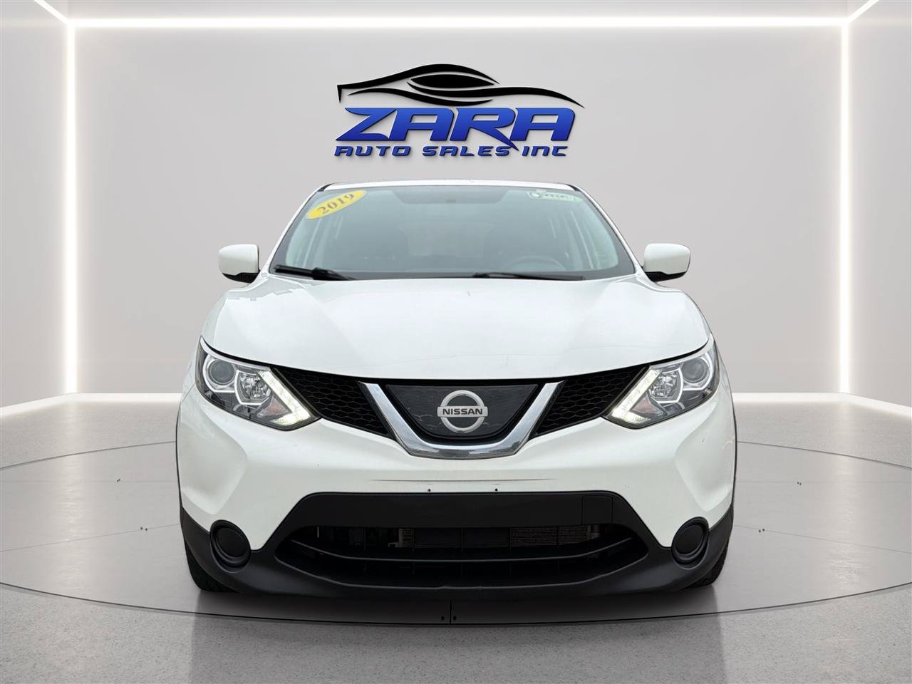 Used 2019 Nissan Rogue Sport S w/ Appearance Package AWD/4WD image 2