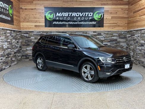 Used 2020 Volkswagen Tiguan SEL image 3