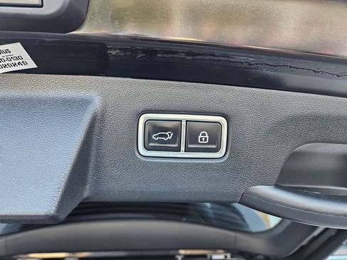 Used 2022 Kia Sorento SX Prestige w/ Panoramic Sunroof Package AWD/4WD image 13