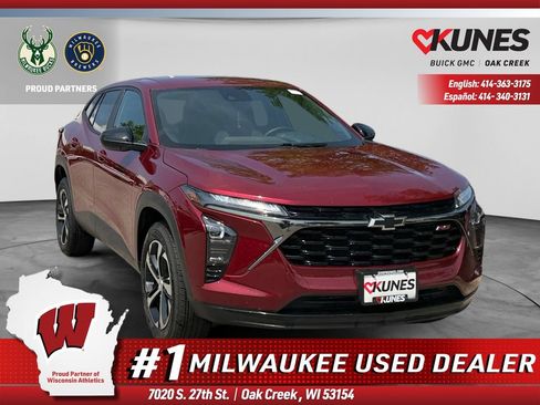 Used 2025 Chevrolet Trax RS w/ Driver Confidence Package FWD image 1