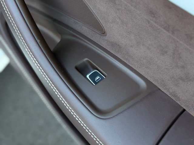 Used 2013 Audi S8 AWD/4WD image 20