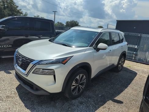 Certified 2023 Nissan Rogue SV w/ SV Premium B Package FWD image 2